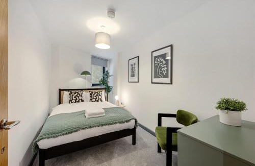 Baltic Triangle Apartamento | Baltic Apt II - City Centre with Parking, Sleeps 6