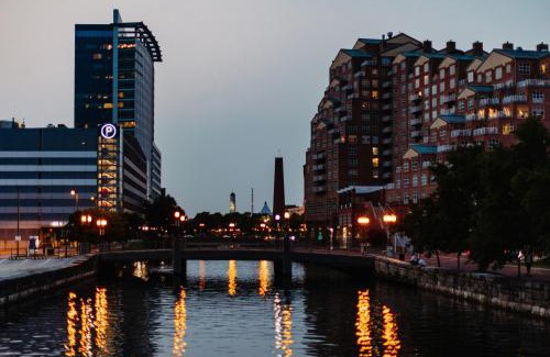 Harbor East Hotel | Baltimore Marriott Waterfront
