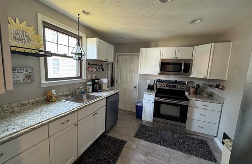 Baltimore Casa | Baltimore Ohio Home with hot tub & sauna