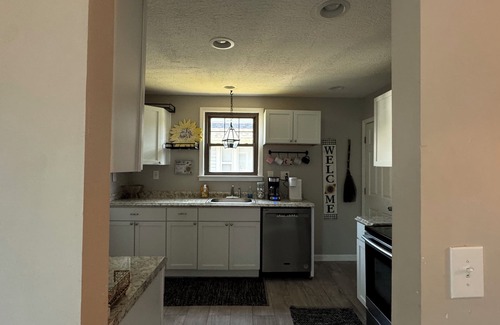 Baltimore Casa | Baltimore Ohio Home with hot tub & sauna