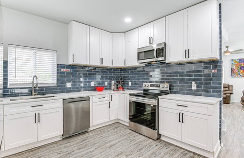 Mondawmin Casa | Baltimore Townhome w/ Private Rooftop Patio!