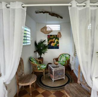 Nettle Bay Apartamento | Bamboo on the beach - Spacious beachfront studio