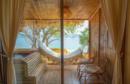 Koh Lan Hotel | Bamboo Seaview Koh Larn Hottub Terrace No2 Second Floor