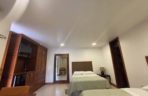 Tumbaco Hotel | Bamboo Village Place