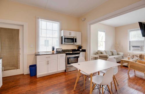 Historic Seaport Apartamento | Banana Split by Brightwild Pool Grill