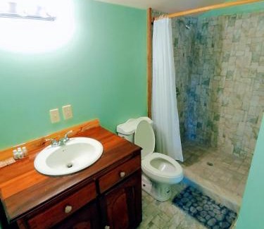 Antoneys Cay Hotel | Bananarama Dive & Beach Resort