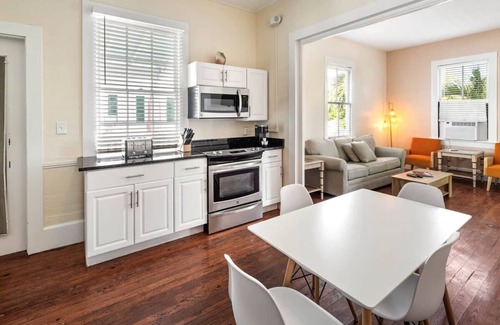Historic Seaport Casa | Bananas Foster by Brightwild Epic Guesthouse