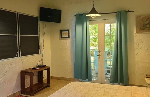 Esperanza Complejo | Bananas Vieques Guesthouse Room 11/Vibrant Area/Private/Steps to the beach