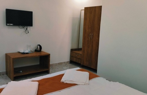 Bengaluru Hotel | Banaras Spirits Boarding And Lodging