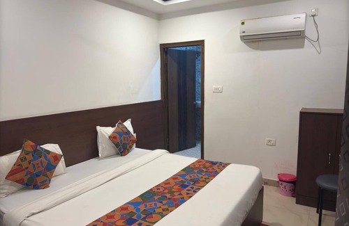 Lanka Hotel | Banarasi Kothi