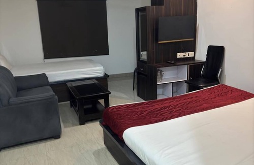 Lanka Hotel | Banarasi Kothi
