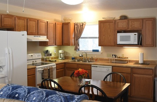 Pipe Creek Casa | Bandera/Pipe Creek House on Medina River-Large Deck with beautiful view