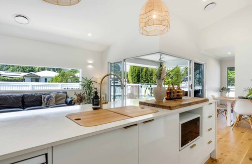 Bangalow Casa | Bangalow Breeze - Lovely pool - Walk to centre