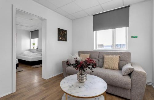 Innri-Njarthvik Casa | Bank Guesthouse by KEF Airport