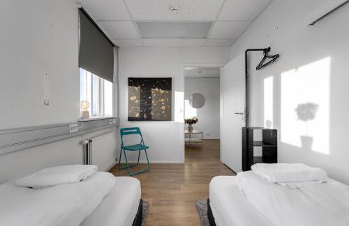 Innri-Njarthvik Casa | Bank Guesthouse by KEF Airport