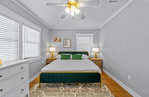 Bankers Hill Apartamento | Bankers Hill Hideaway with AC Views and Parking