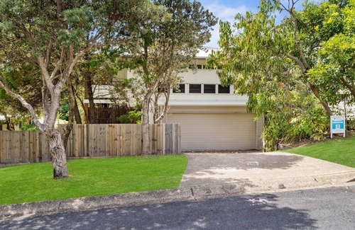 Point Lookout Casa | Banksia Beach House | 3 bed 2.5 Bath | sleeps 6