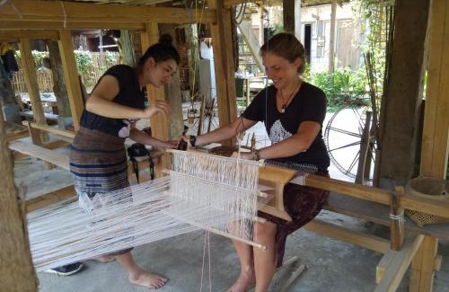 Nam Bak Casa | Banlue handicraf center and home stay