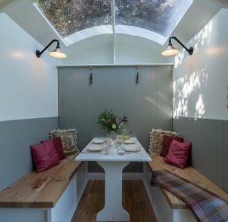 Ballymoney Otro | Bannfield shepherds hut