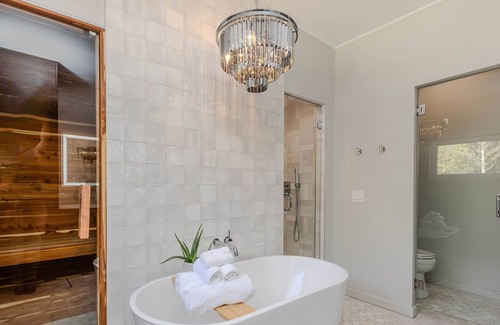 Chester Casa | Banya, Hot Tub, Pool and Sauna! Relax in Nature!