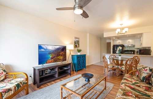 Nawiliwili Condominio | Banyan Harbor #F71, Walk to Beach, Wifi, AC, Pool, Parking, Laundry