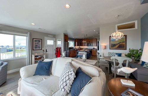 Bodega Bay Casa | Banyan House - Quaint Beach Cottage.