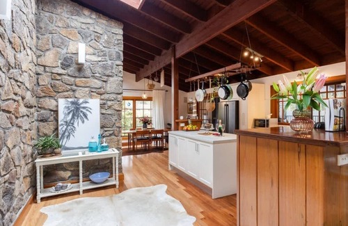 Bawley Point Casa | "Banyula" in Bawley where the bush meets the beach pool included