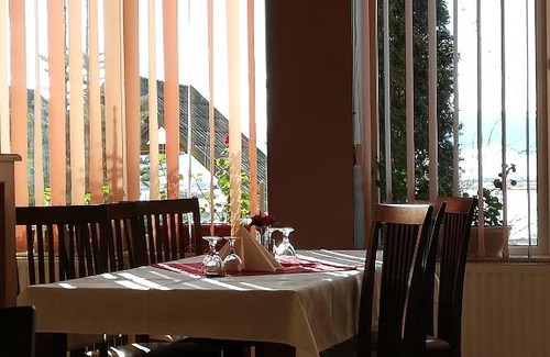 Ditrau Cama Y Desayuno | Barátság Panzió - Pensiunea Barátság