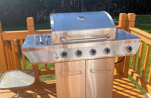Town Hill Casa | Bar Harbor 5 bedroom 3 bath with hot tub and large backyard