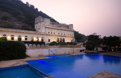 Jaipur District Hotel | Bara Bungalow Kalwar, Jaipur - A Rosakue Collection
