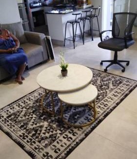 Gaborone Cama Y Desayuno | Baraka's Nest Standard Sleeper Couch