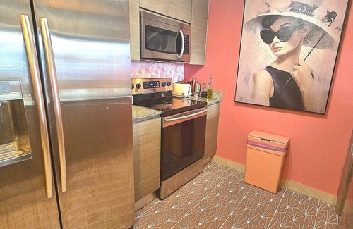 Edgewater Condominio | BarB&B A Pink Paradise Awaits