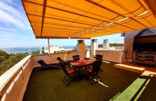 Cap de Salou Apartamento | Barbacoa + vistas al mar + playa + piscina.