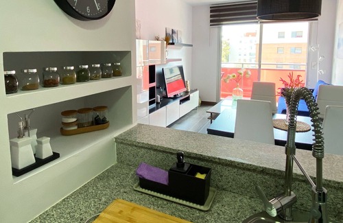 Poblenou Apartamento | Barcelona Beach Breeze