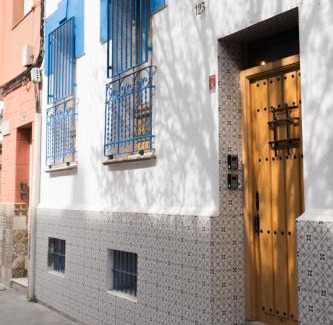 Sant Adria de Besos Apartamento | Barcelona Studios with private kitchen, toilet & shower 20min from the center 5min to the beach