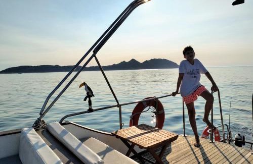 Cangas Alquiler De Eote | Barco 12 mts centro Cangas