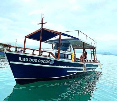 Mambucaba Alquiler De Eote | Barco Ilha dos Cocos passeios e pesca esportiva em Paraty