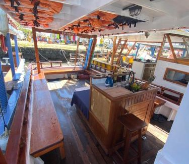 Mambucaba Alquiler De Eote | Barco Ilha dos Cocos passeios e pesca esportiva em Paraty