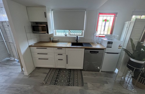 Bardon Apartamento | Bardon Beauty Trendy 1 bedroom new furniture close transport ,Suncorp Cafe