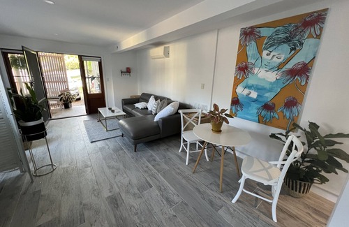 Bardon Apartamento | Bardon Beauty Trendy 1 bedroom new furniture close transport ,Suncorp Cafe