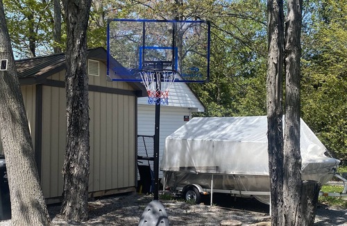 Bobcaygeon Cabaña | Barefoot Beach on Pigeon Lake