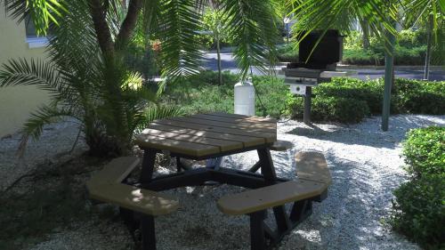 Indian Shores Complejo | Barefoot Beach Resort
