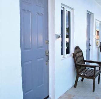 Cayo Corker Hotel | Barefoot Caye Caulker Hotel