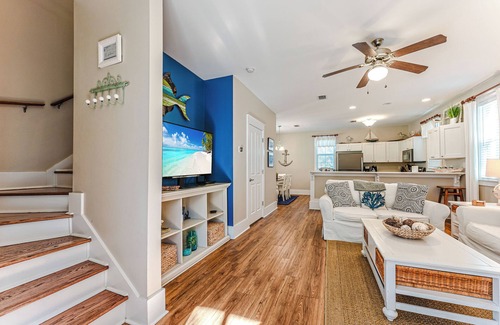 Port St. Joe Cabaña | Barefoot Getaway is your perfect poolside paradise!n
