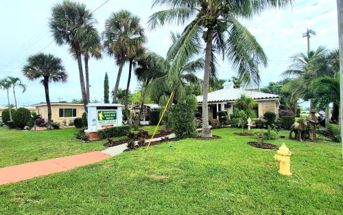 East Ocean Ave Hotel | Barefoot mailman motel