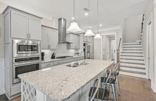 Santa Rosa Beach Casa | Barefoot Paradise by AvantStay Walk to Beach Pool Bikes