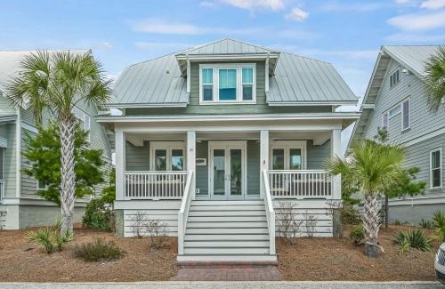 Santa Rosa Beach Casa | Barefoot Paradise by AvantStay Walk to Beach Pool Bikes
