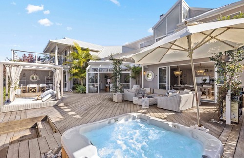 Safety Beach Casa | Barellen Beach House - Luxury Beachfront Oceanview