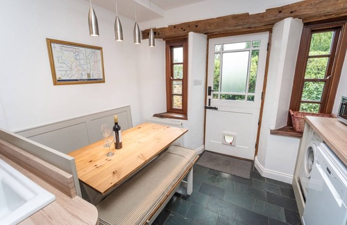 Portinscale Cabaña | Barf Cottage - a cottage that sleeps 5 guests in 3 bedrooms