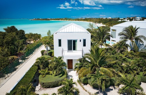 Ocean Point Villa | Bari beachfront luxury villa